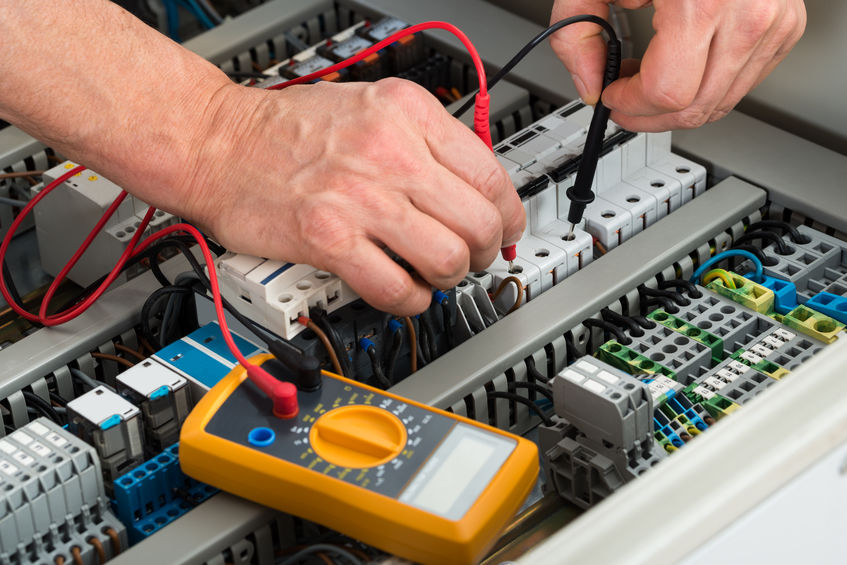 Électricien ou DIY : Quel est le meilleur choix pour votre nouvelle construction ?