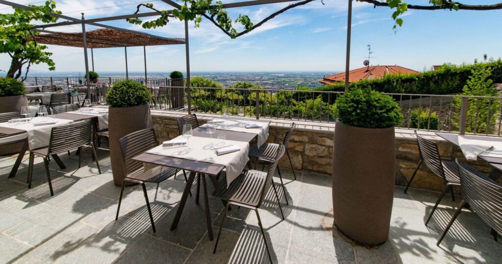 Comment décorer votre terrasse de restaurant pour attirer plus de clients ?