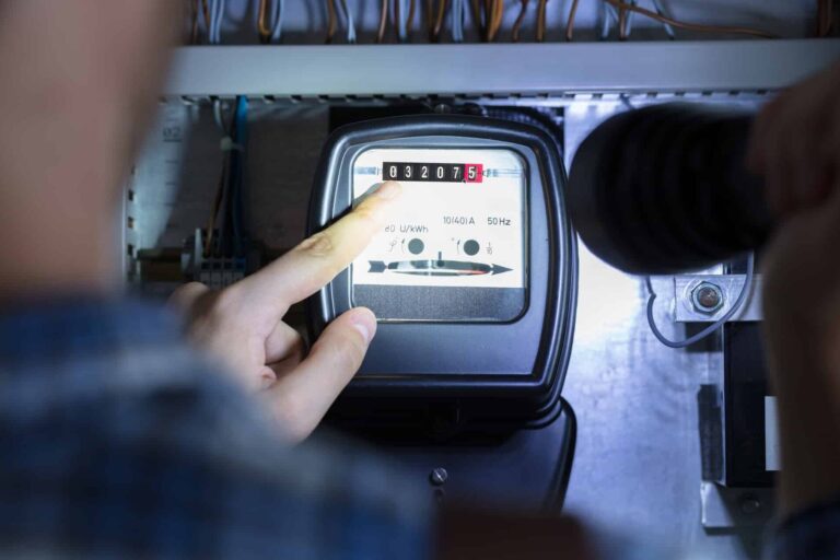 Bien comprendre son compteur électrique (fonctionnement et modèles)