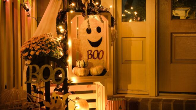 Comment décorer votre porte pour Halloween avec un style unique ?