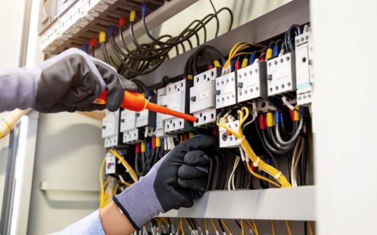 Comment déménager son installation électrique ?