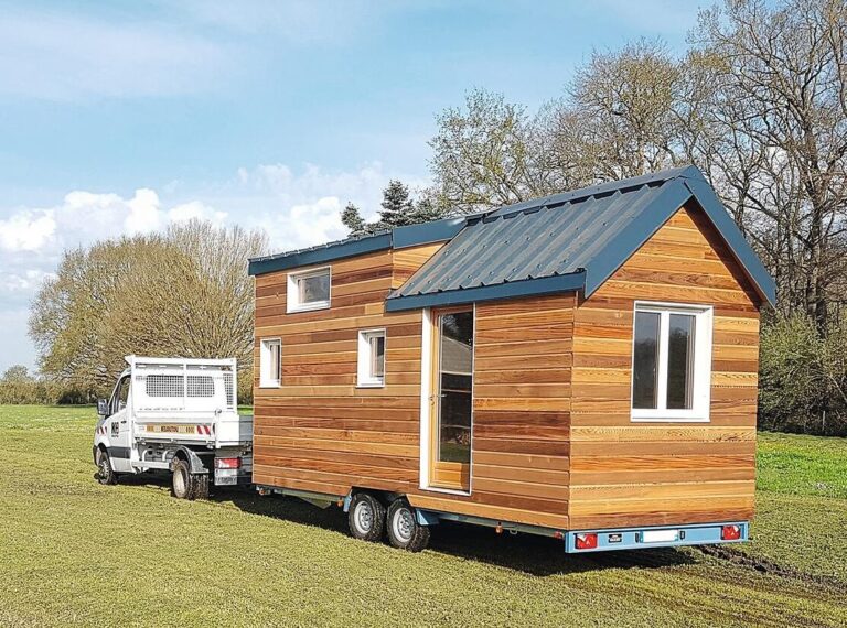 Comment équiper sa tiny house roulante avec le meilleur système électrique ?