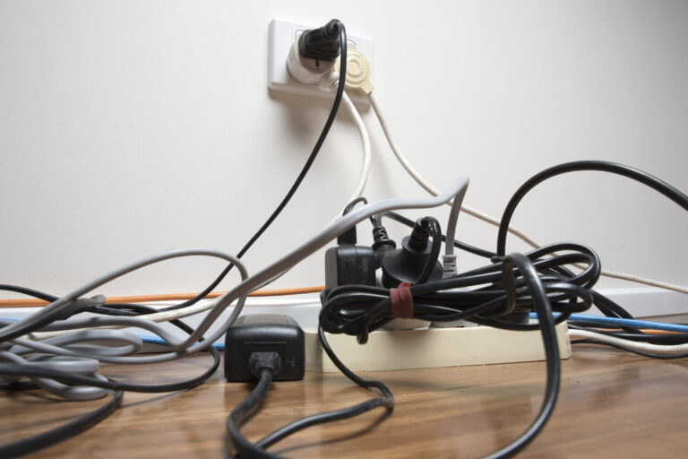 Comment éviter les dangers de l'électricité à la maison ?
