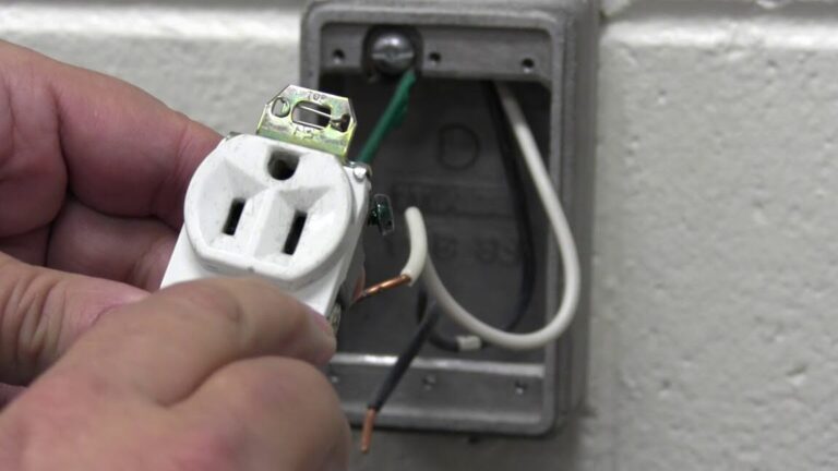 Comment installer une prise électrique ?