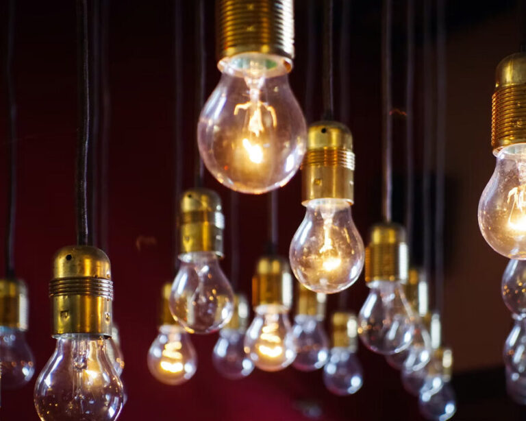 Comment réduire la consommation électrique chez soi ?