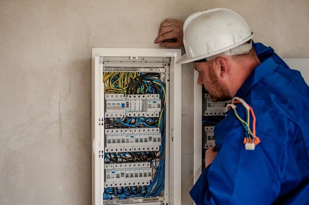 Comment rénover son installation électrique ?