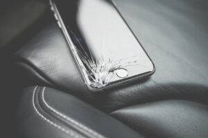 Réparer un smartphone écran cassé : étapes clés