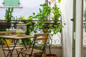 Aménagement d'un balcon parisien : comment créer votre petit paradis urbain ?