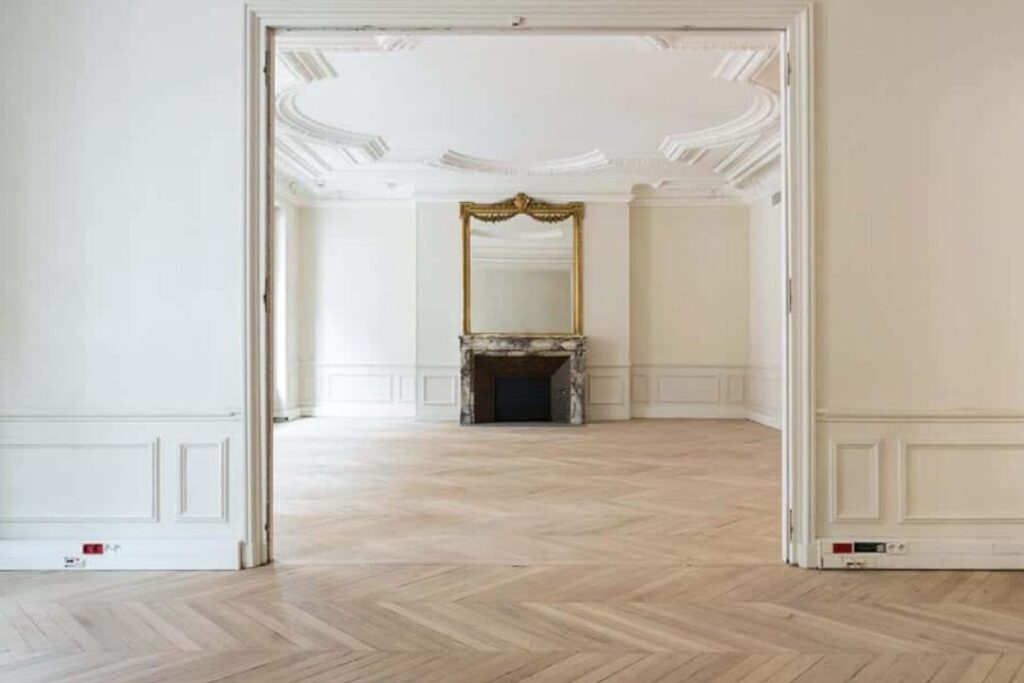 Rénover son appartement : comment intégrer le style haussmannien à votre intérieur ?