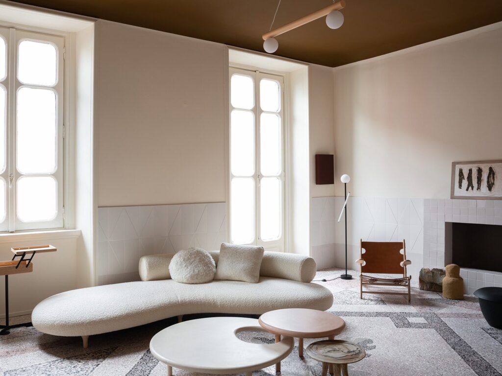 Comment choisir la bonne couleur de peinture pour votre plafond ?