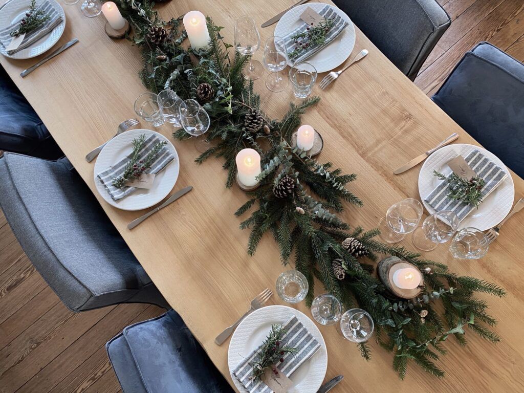 Comment créer une table de Noël inspirée par la nature ?