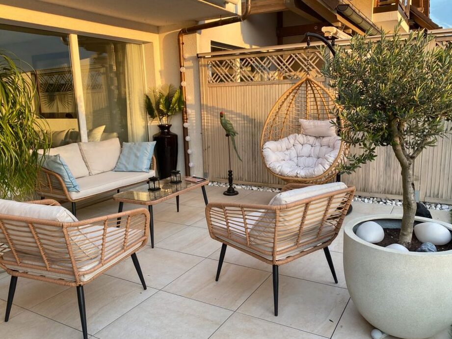 Comment aménager une terrasse cosy et cocooning pour profiter de l'extérieur ?