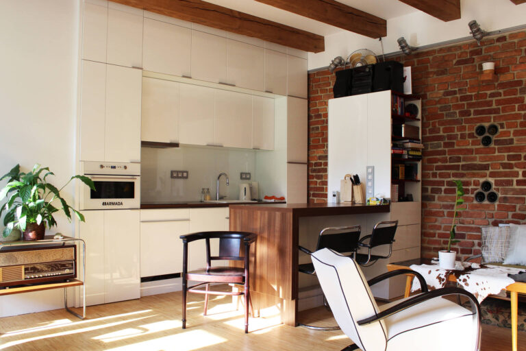 Comment intégrer un mur en brique industrielle dans votre cuisine moderne ?